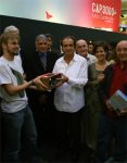 Georges Bouyx (à gauche) reçoit son prix