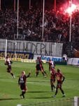 La joie dans le stade après le retour à la marque des aiglons