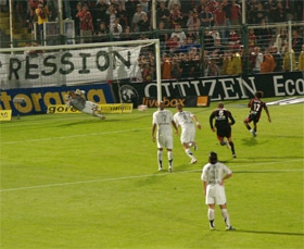 Landreau stops Koné's penalty