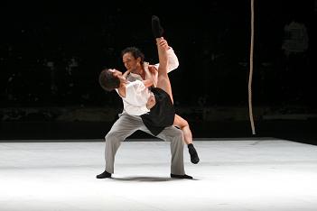 Hermia (Laure Zanchi) and Lysander (Antonino Ceresia)