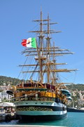 Le navire « AMERIGO VESPUCCI » ancré dans le port de Nice