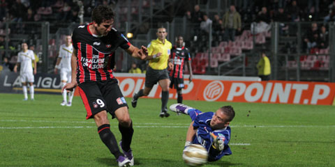 Pentecรดte is back in shape with a saving double. ยฉwww.ogcnice.com Pentecรดte is back in shape with a saving double. ยฉwww.ogcnice.com