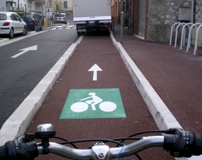 Le collectif Vélorution manifeste pour une meilleure offre de stationnement à vélo
