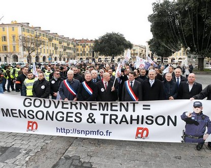 Christian Estrosi avec les policiers-syndicalistes