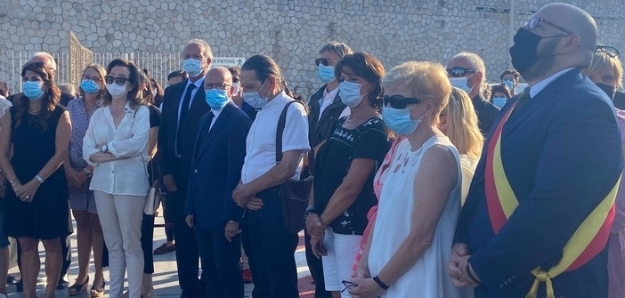 Hommages et fleurs niçoises pour les victimes de Beyrouth