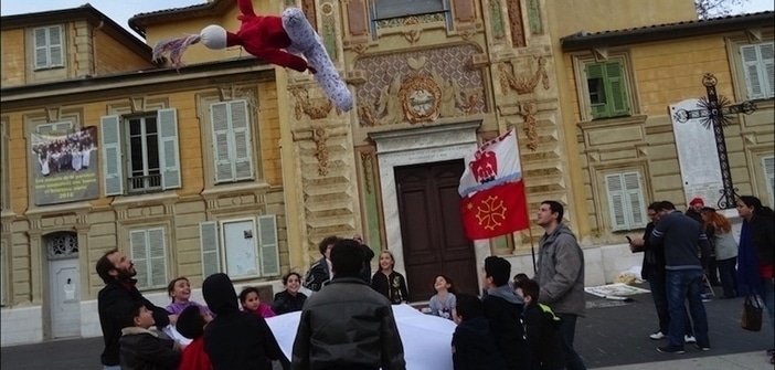 Préparez vos draps le championnat du monde de lancer du Palhasso c’est dimanche