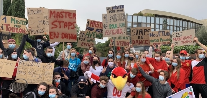 Les étudiants de STAPS manifestent pour avoir plus de places en Master