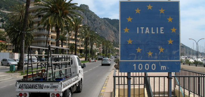 Face à l’épidémie, l’Italie impose de nouvelles restrictions pour passer la frontière