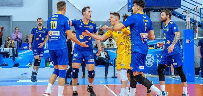 Volley: Tours balaye Nice dans le second match du quart de finale