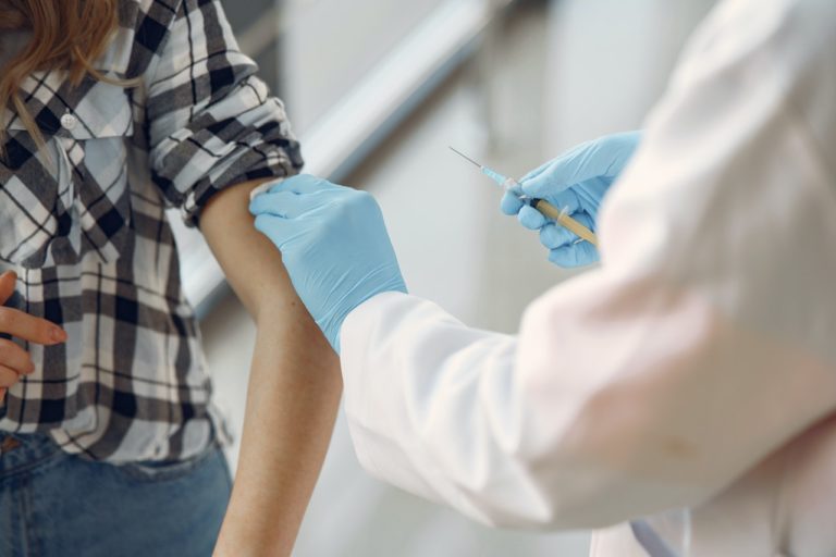 Le centre de vaccination international de l’aéroport Nice Côte d’Azur va rouvrir