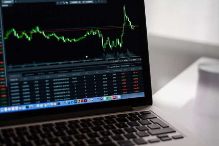 Bourse : est-ce qu’il faut vendre dans la situation actuelle ?