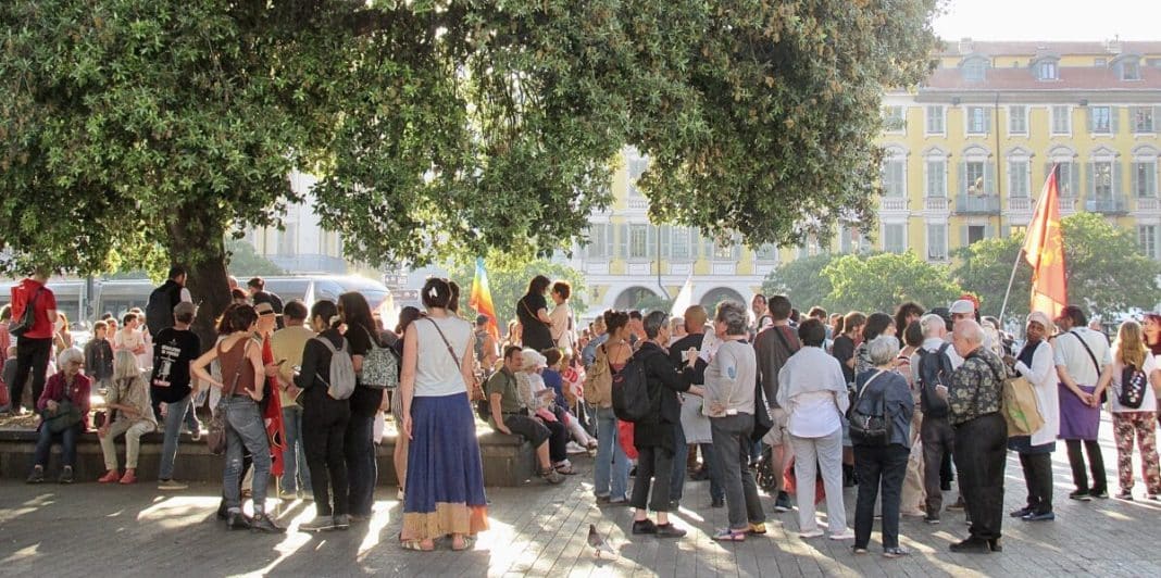 Manifestation antifasciste sur la place Garibaldi