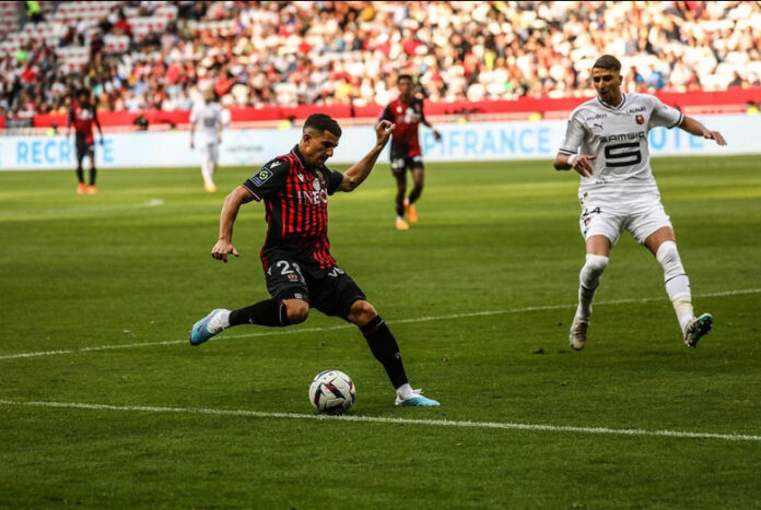 Youcef Atal avec l'OGCN contre Rennes