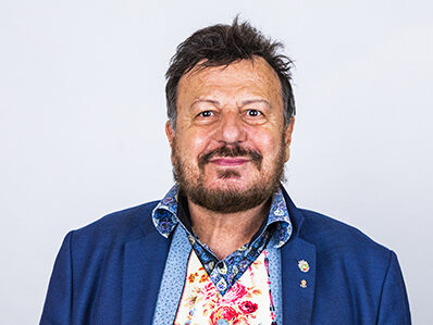 Viré par Christian Estrosi, Henry-Jean Servat redemande sa délégation au bien-être animal