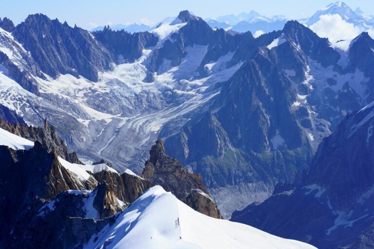 Les Alpes françaises, terre d’accueil des Jeux olympiques et paralympiques d’hiver en 2030 ?