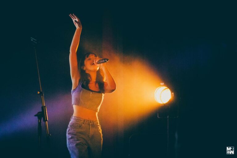 Interview : Ouidad, chanteuse et pharmacienne niçoise, son nouveau single « Casa » cartonne sur Spotify