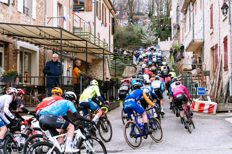 Venez rouler avec des cyclistes professionnels!