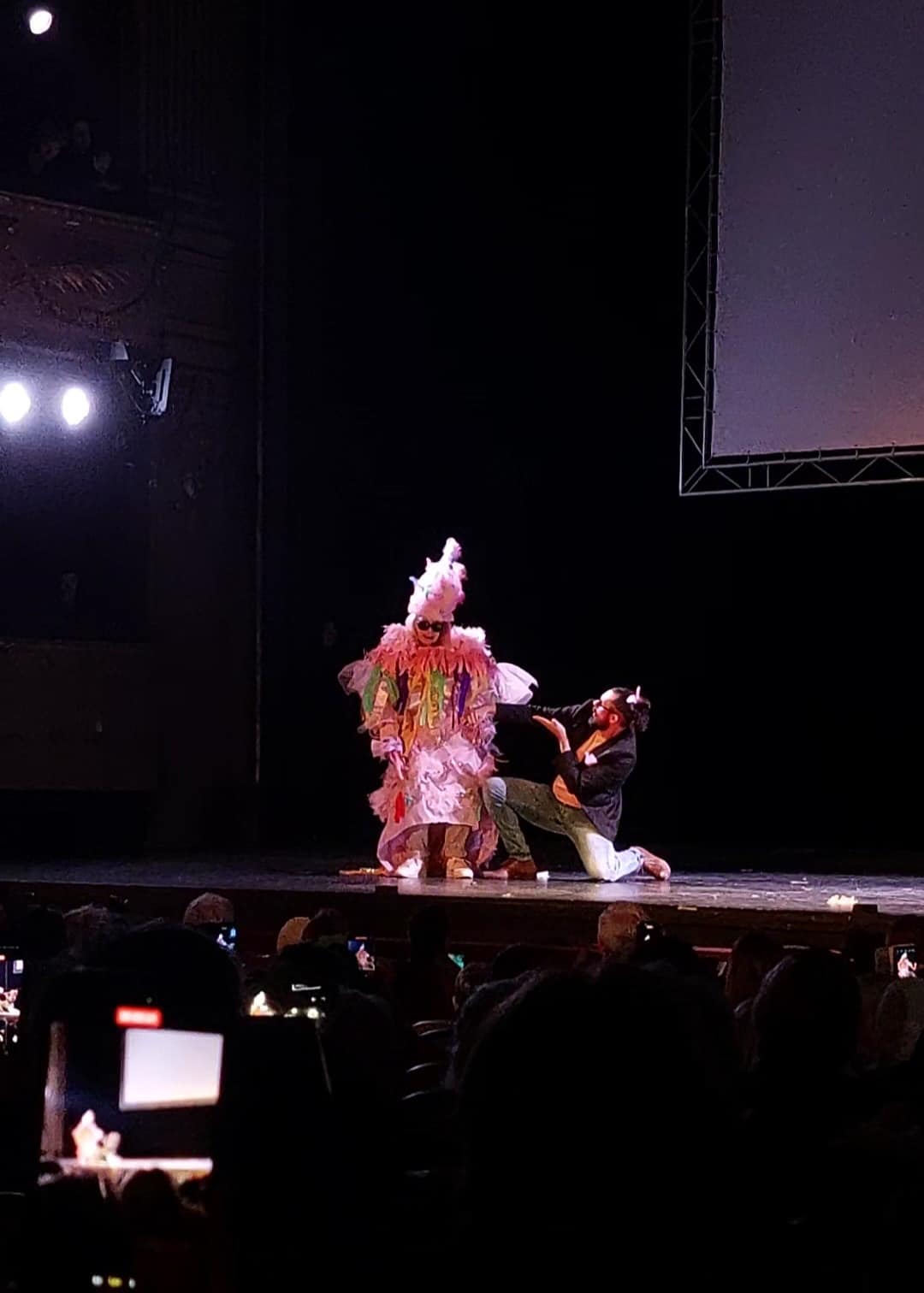 Un défilé solidaire associatif à l'Opéra de Nice