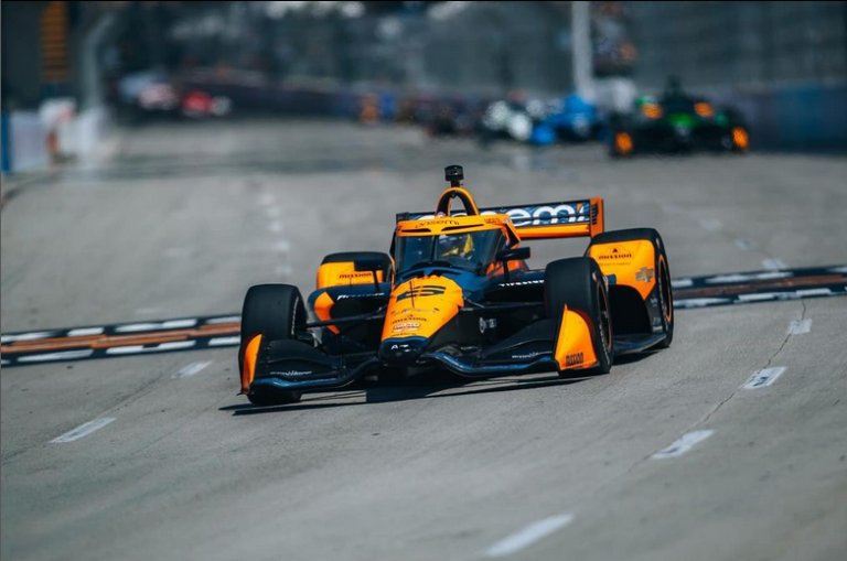Indycar: Théo Pourchaire brille à Détroit