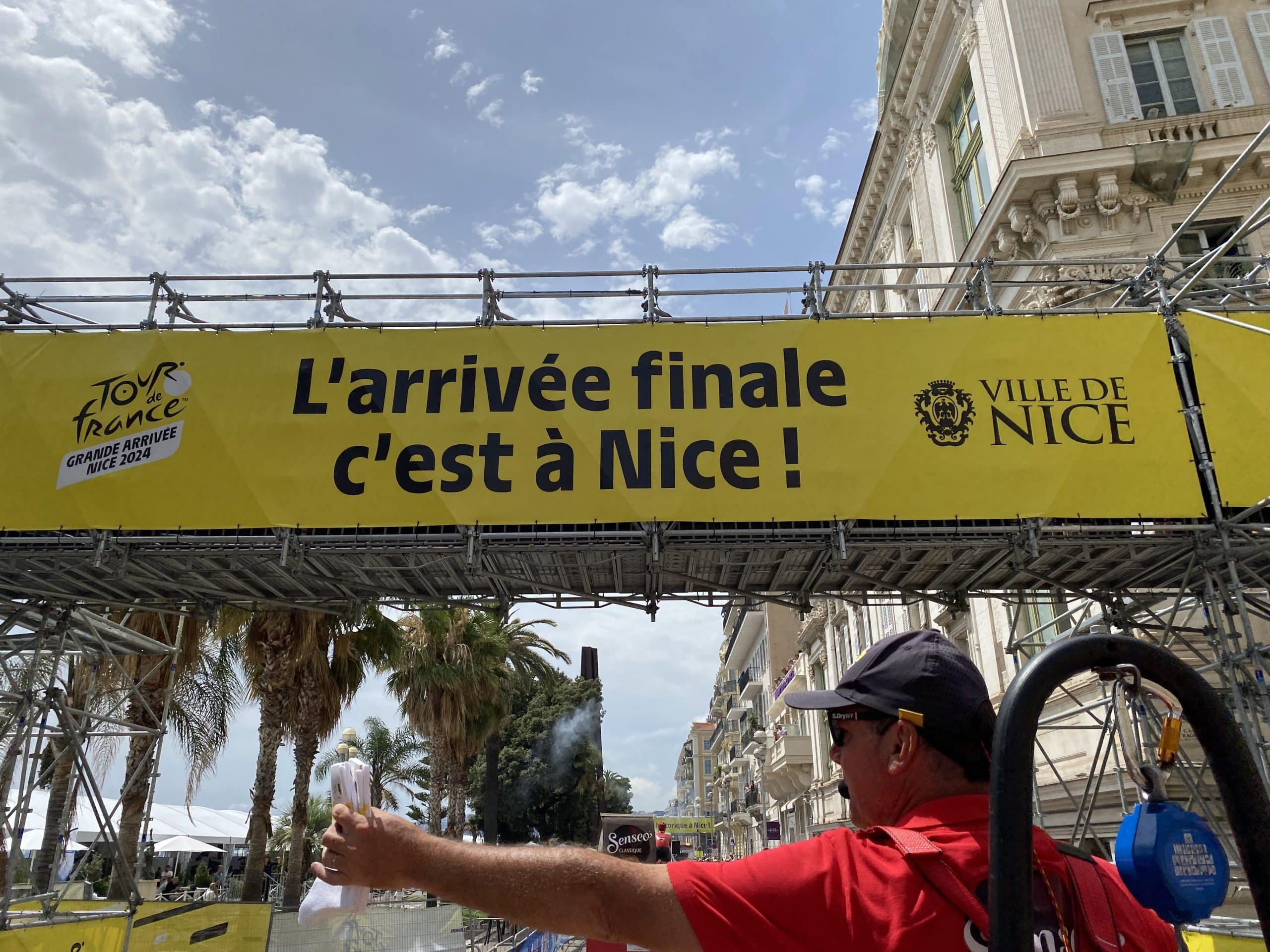 J’ai testé pour vous : une journée dans une caravane du Tour de France 