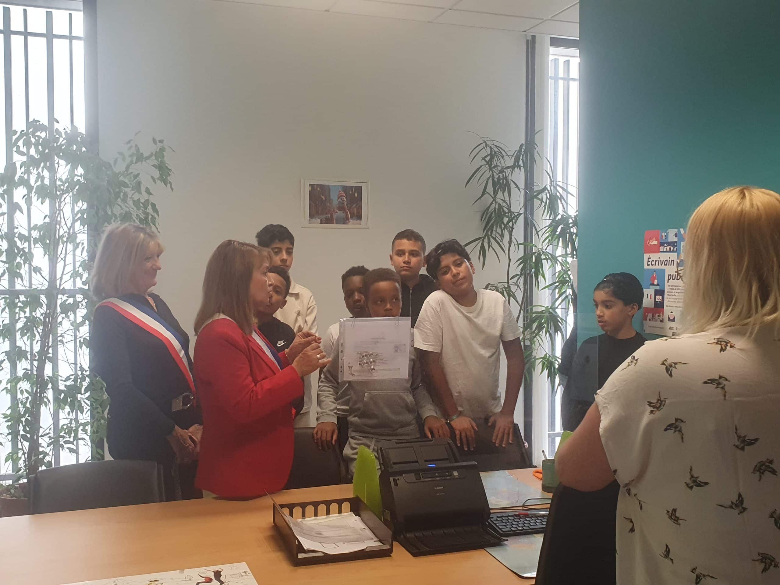 Les élèves du collège Maurice Jaubert en visite à la mairie annexe de l'Ariane