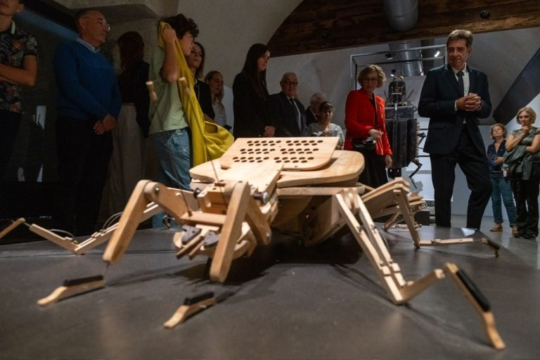 Une symphonie d’insectes géants à l’Espace Lympia
