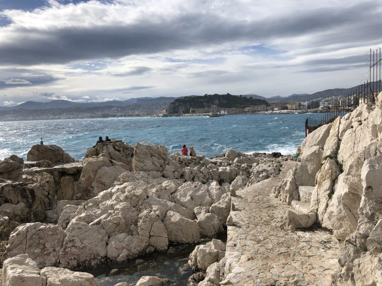 Travaux sur le sentier du littoral au Cap de Nice