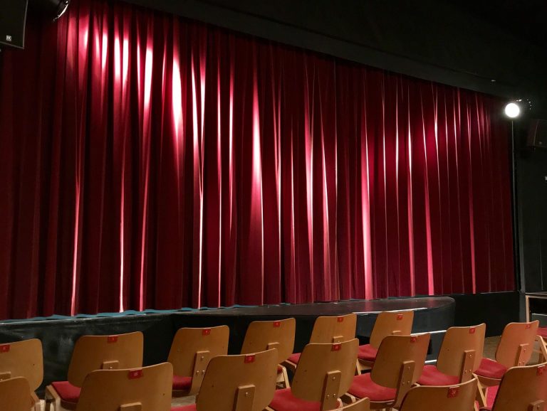 Stand-up et théâtre : préparez-vous pour le Festival Jubil à Nice