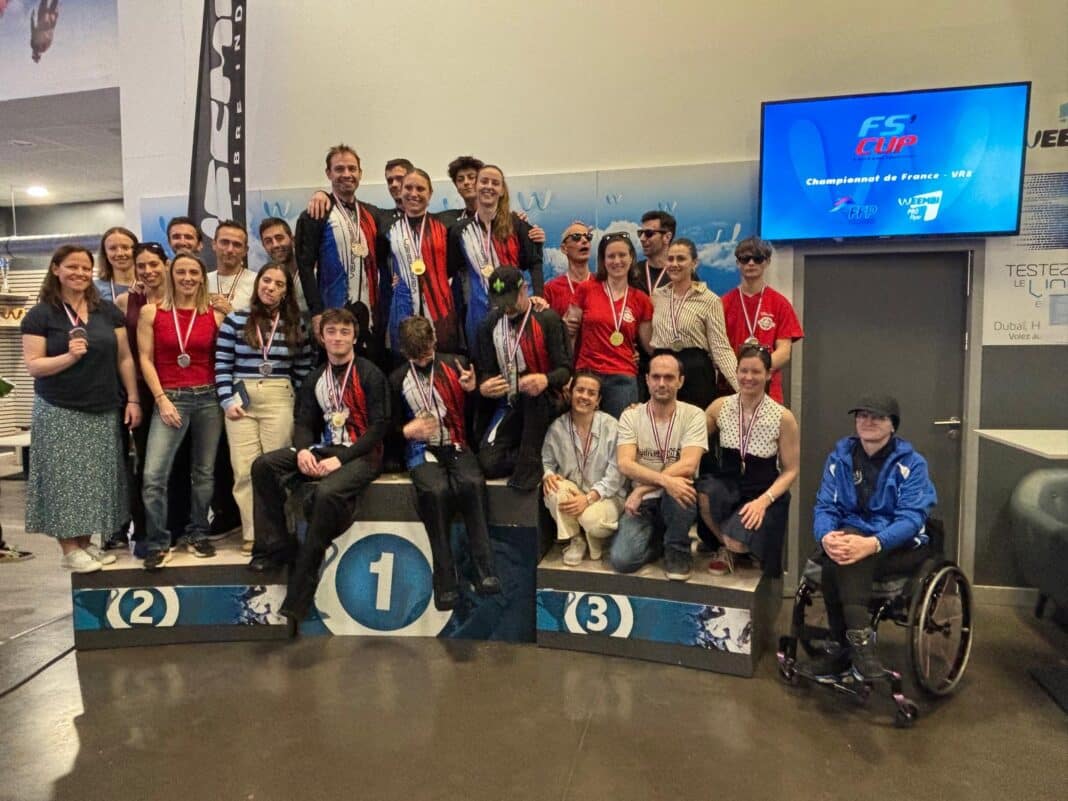 Le podium de l'équipe Niçoise de parachutisme.