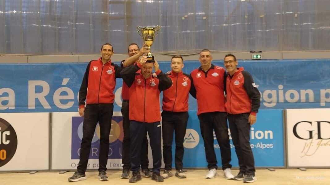 L'équipe Niçoise de Sport-Boules.