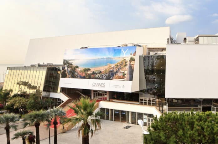 Palais des festivals et des Congrès, près à accueillir la 78e Cérémonie du festival de Cannes