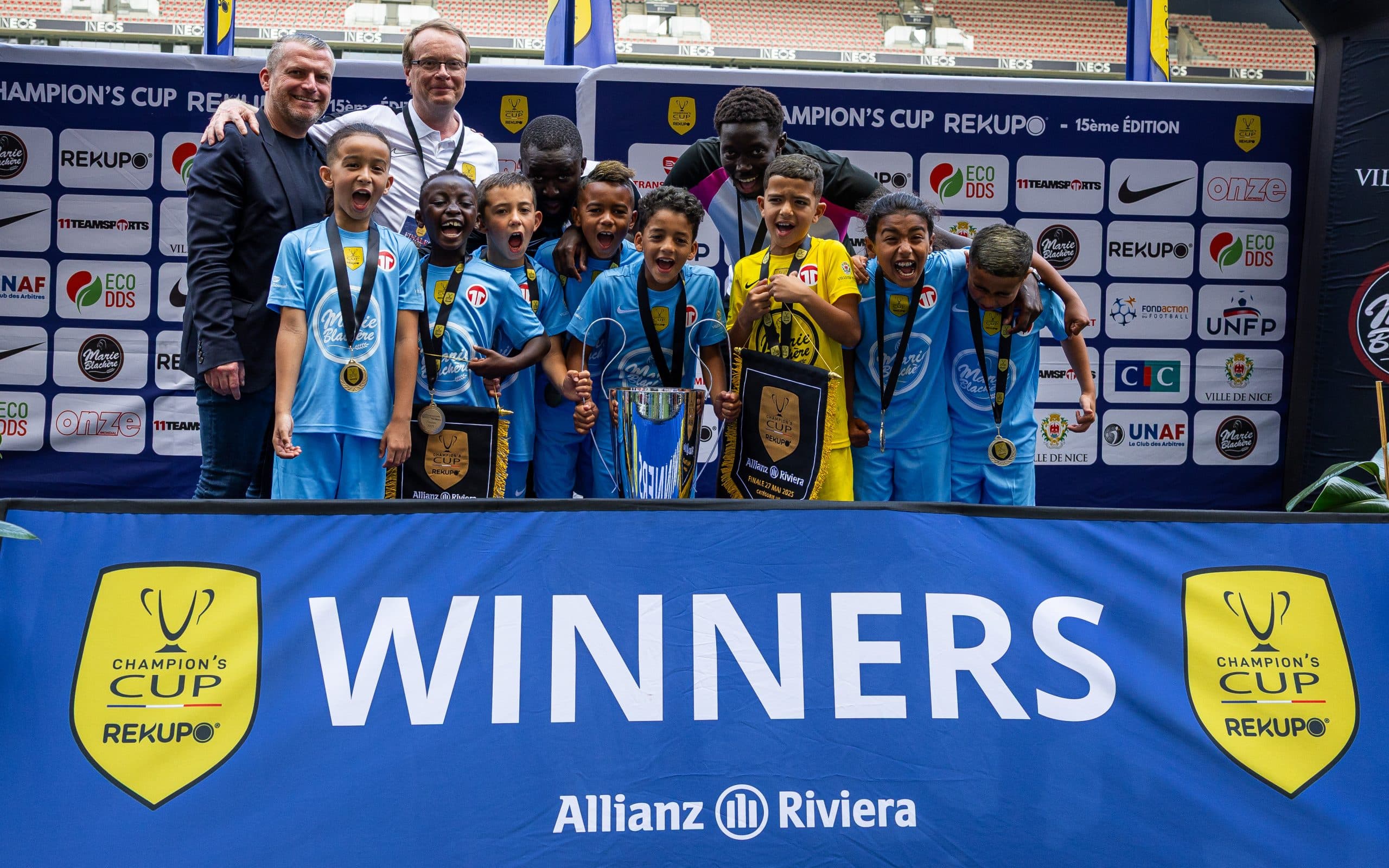Les jeunes footballeurs de la Champion’s Cup Rekupo.