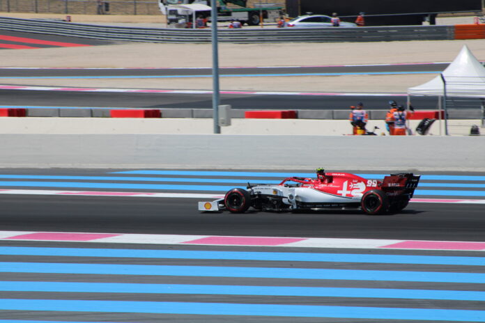 Une formule 1 sur le circuit du Castellet.