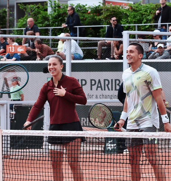 Le duo français Diane Parry et Harlod Mayot lors du double mixte à Roland-Garros