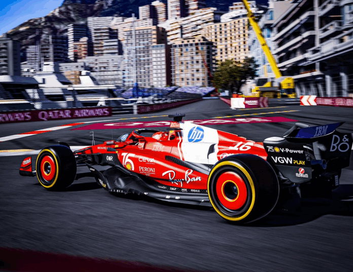 Charles Leclerc à Monaco dans sa Ferrari F1.