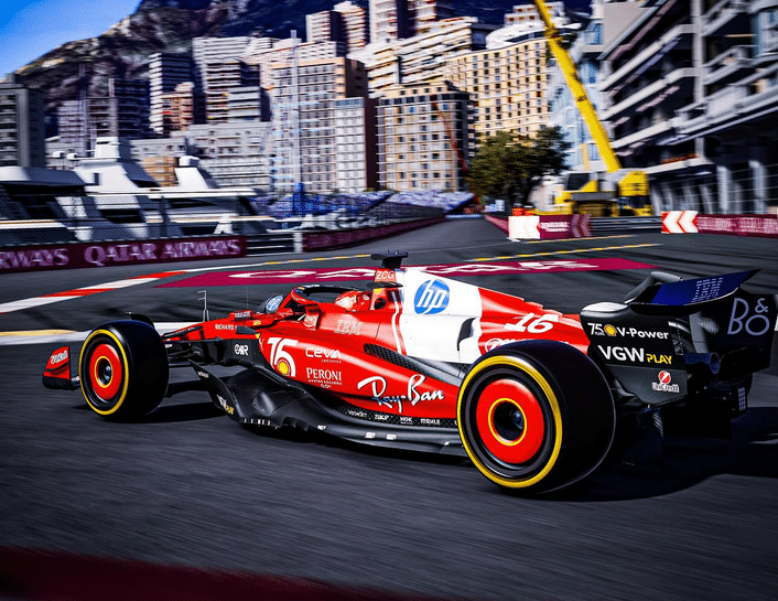 Charles Leclerc à Monaco dans sa Ferrari F1.