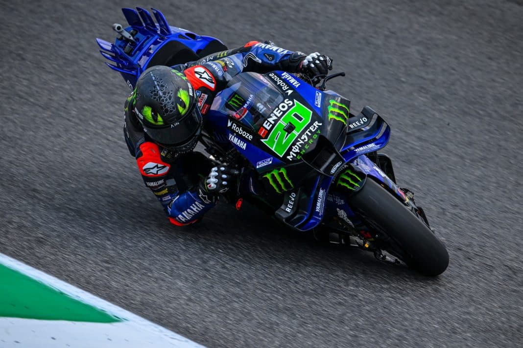 Le pilote Niçois Fabio Quartararo sur sa Yamaha bleu.