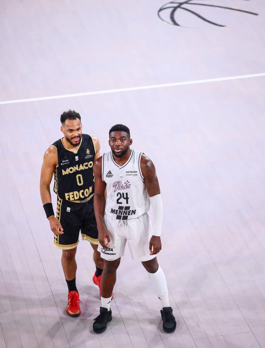 Elie Okobo contre le Paris Basketball
