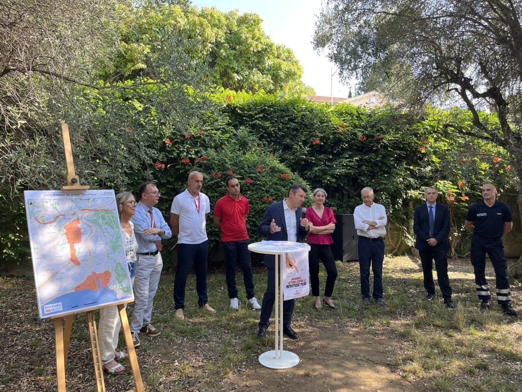 Christian Estrosi présentant le plan de lutte contre le moustique tigre