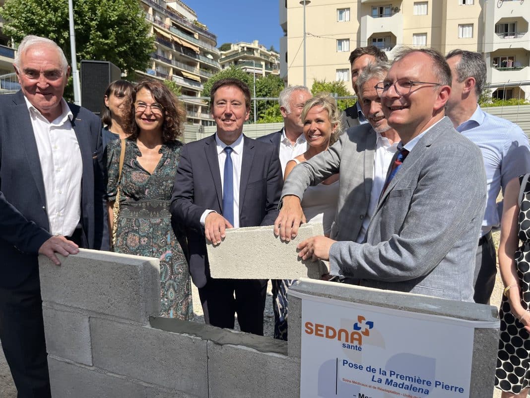 La première pierre posée du futur établissement de santé 