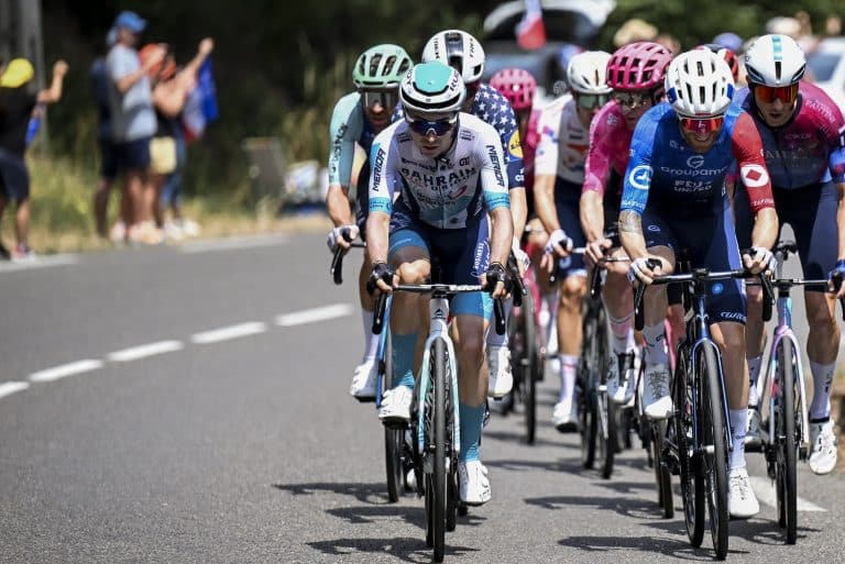 Le cycliste Niçois de la Bahrain Victorius, Lenny Martinez lors de la 10e étape du Tour de France avant de prendre le maillot à pois.
