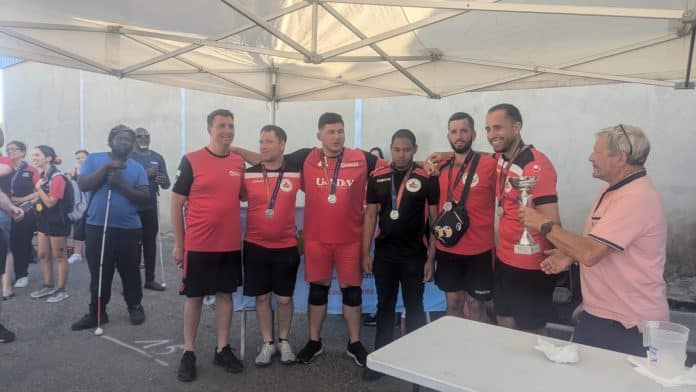 Les joueurs et entraineurs de l'équipe de Torball de Nice.