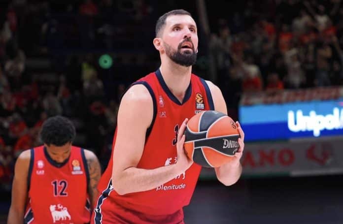 Nikola Mirotic avec Milan, prêt à tirer au panier