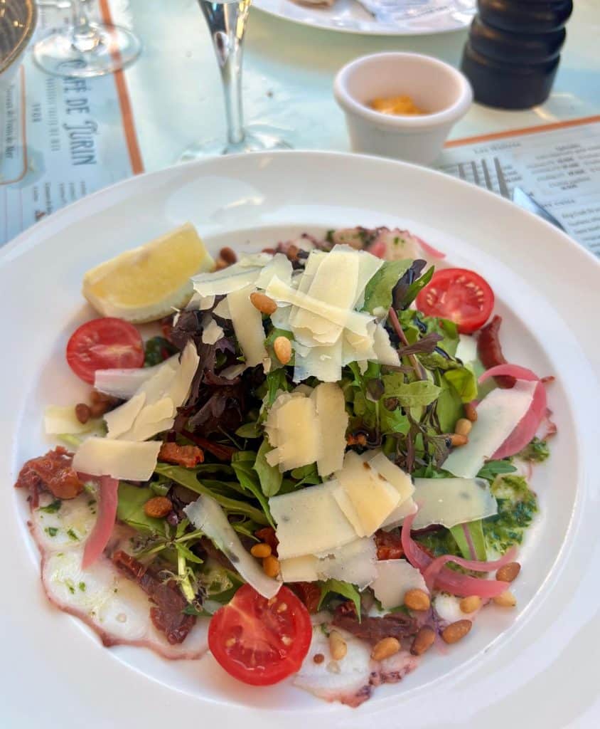 Un plat du café de Turin.