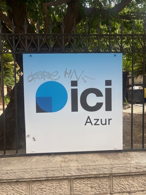 Local de la radio France Bleu Azur. (2 Rue Grimaldi)