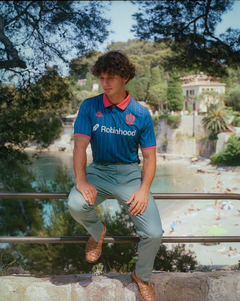 OGC Nice : le nouveau maillot extérieur divise les supporters