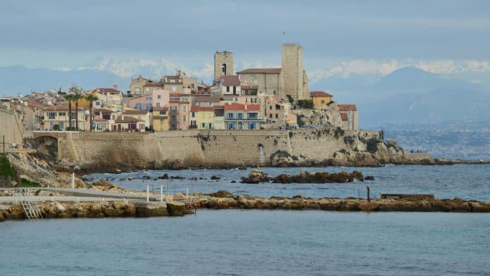 Le port d'Antibes Juan-les-Pins.