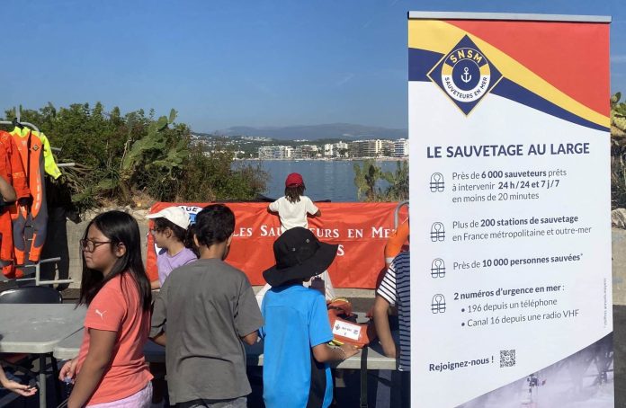Les élèves de CE2 de l’école Guillaume Mussot en plein atelier lors de la matinée « L’école au port »