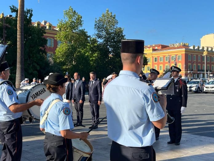 Musique - police municipale La police lors d'une cérémonie officielle.