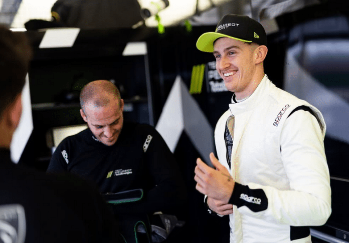 Le pilote Grassois Théo Pourchaire en test avec l'équipe Peugeot en WEC.